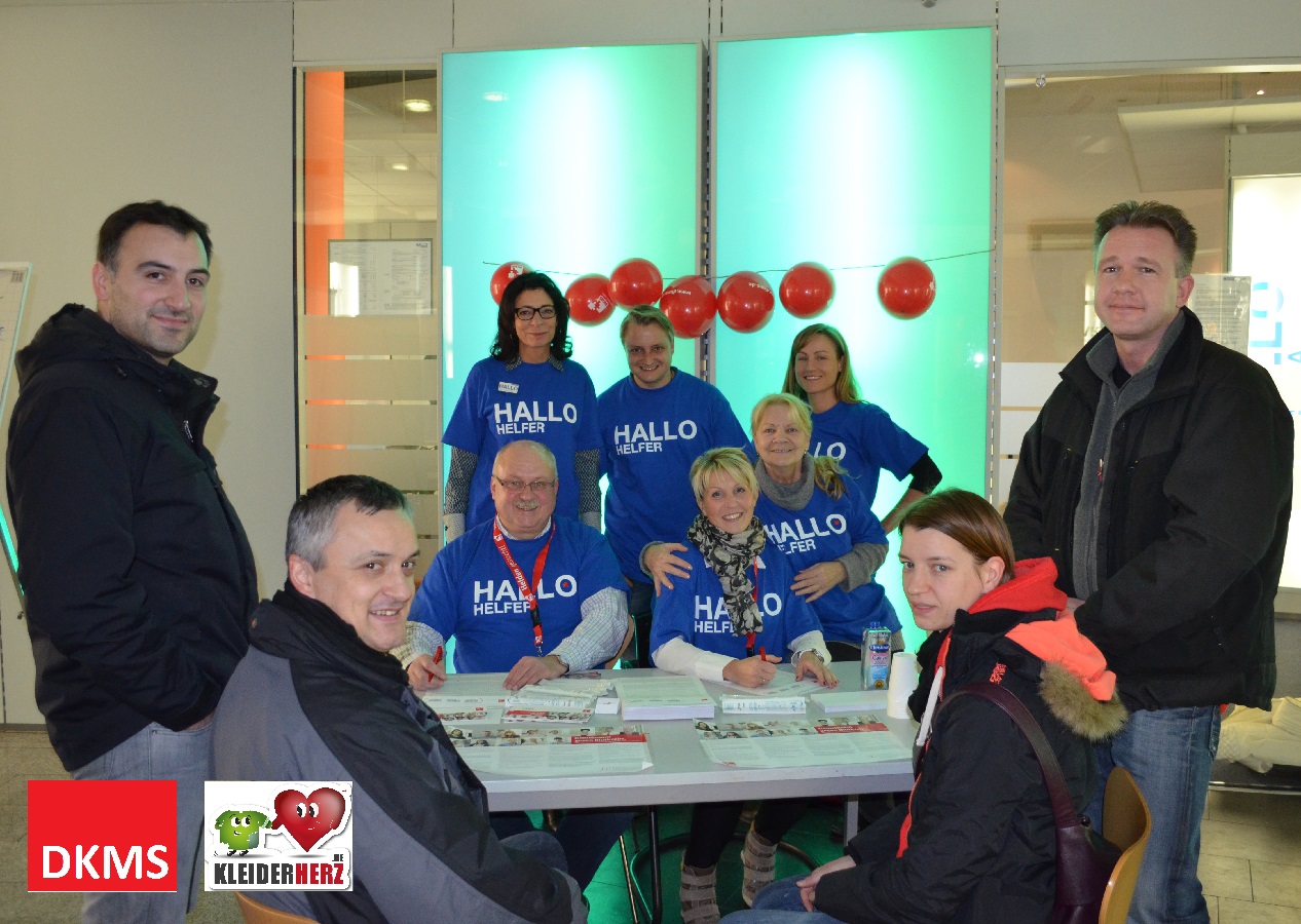 tl_files/kleiderherz/theme/images/Hilfsprojekt - 03.12.2013 - DKMS SpardaBank/DKMS-Sparda-Bank-Berlin-Unterstuetzer-Polizei.jpg