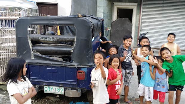 tl_files/kleiderherz/theme/images/Hilfsprojekt - 28.03.2014 - Tacloban, Philippinen/lachende Kinder.jpg